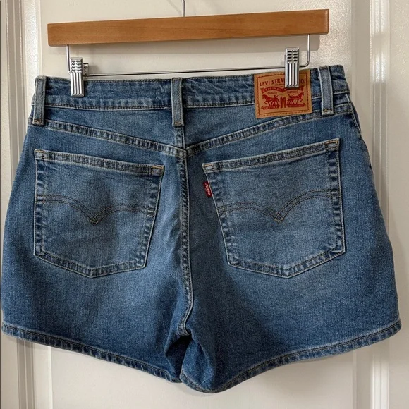 Levi’s A-Line Denim Shorts - Picture 2 of 4